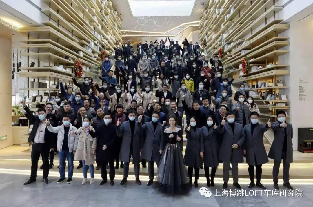 七台河全国一百多人在华侨城汉口道6号参观研讨LOFT专利车库技术！
